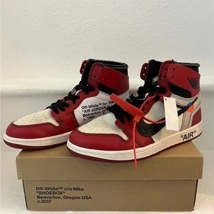 Size 9.5 off white chicago 1s